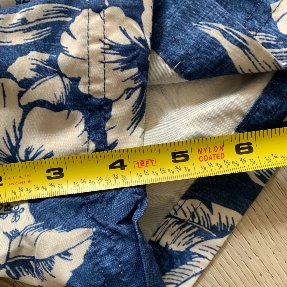 American Eagle Mens Blue White Hibiscus Floral Swim Trunks Shorts Size M 5in
